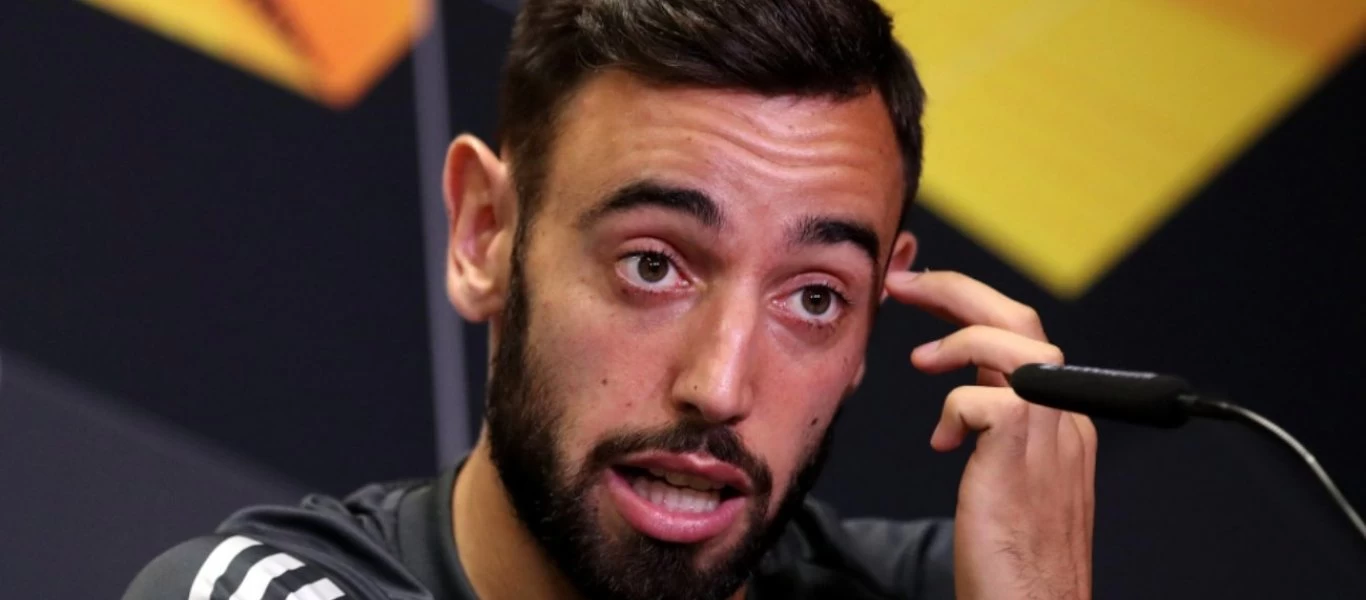 Ο Μ.Φερνάντες περίμενε ερώτηση από τον δημοσιογράφο που... κοιμόταν (βίντεο)